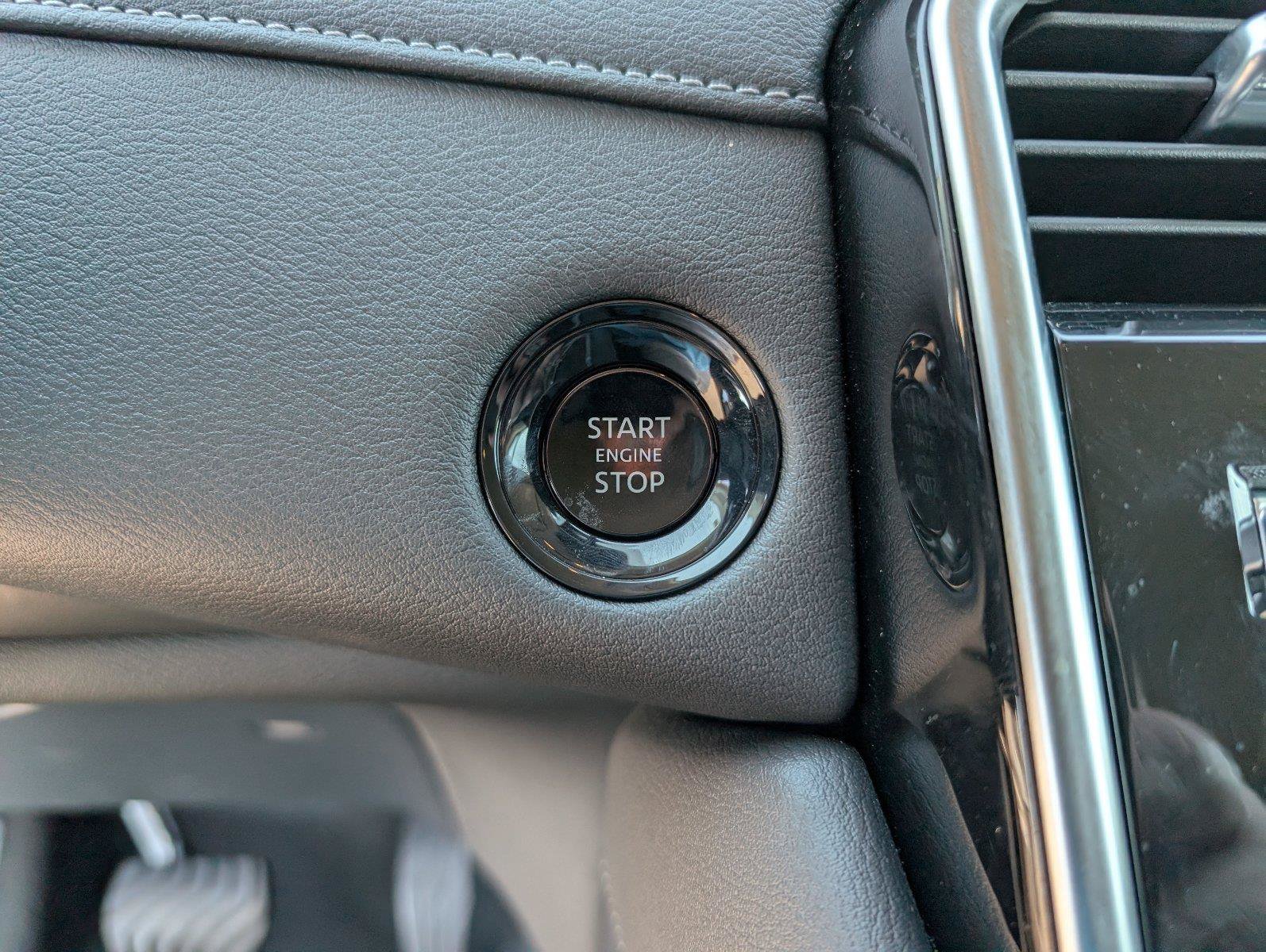 Used 2025 Nissan Armada SV AWD/4WD image 23