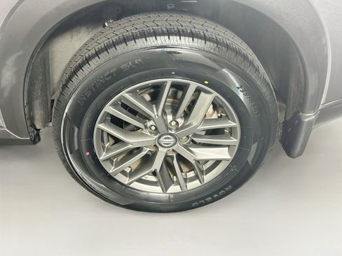 Used 2021 Nissan Rogue S FWD image 11