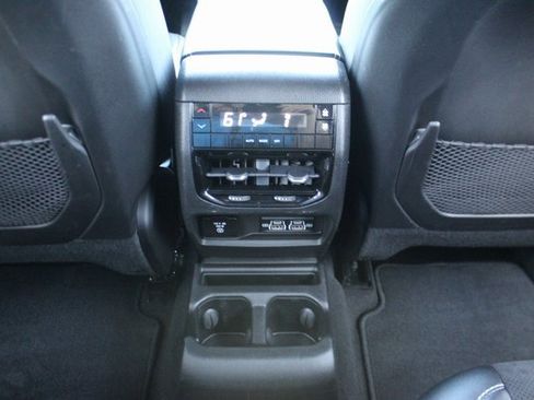 Used 2022 Jeep Grand Cherokee L Laredo image 28