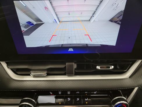 Used 2025 Chevrolet Equinox LT image 14