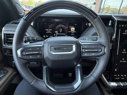 Used 2025 GMC Yukon Denali Ultimate image 28