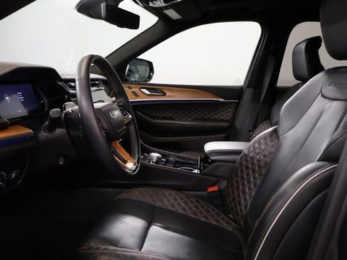 Used 2025 Jeep Grand Cherokee L Summit image 13