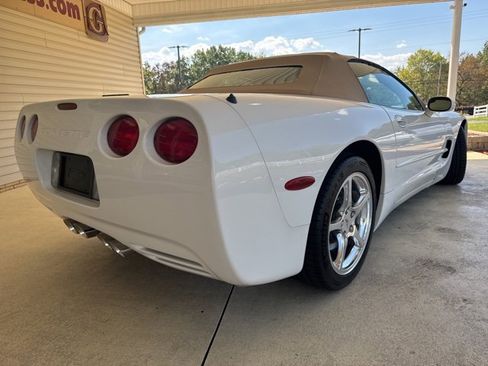 Used 2002 Chevrolet Corvette Convertible w/ Preferred Equipment Group1 image 7