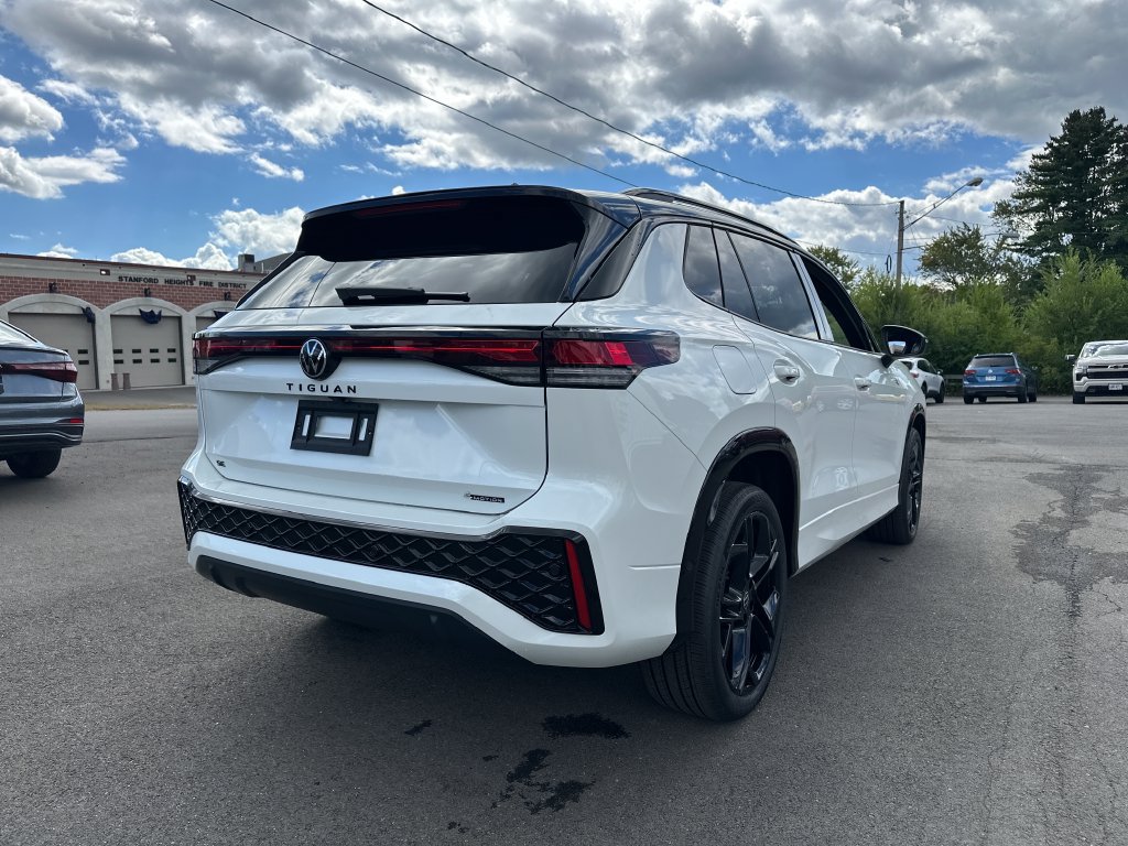New 2026 Volkswagen Tiguan SE R-Line AWD/4WD image 4