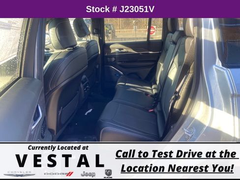 New 2023 Jeep Grand Cherokee Overland AWD/4WD image 13