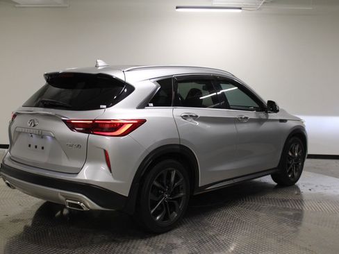 Used 2019 INFINITI QX50 Essential w/ Sensory Package image 11