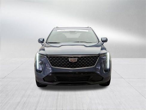 Certified 2025 Cadillac XT4 Premium Luxury image 2