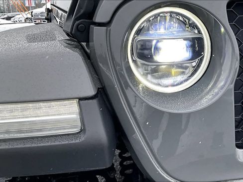 Used 2021 Jeep Gladiator Sport image 31