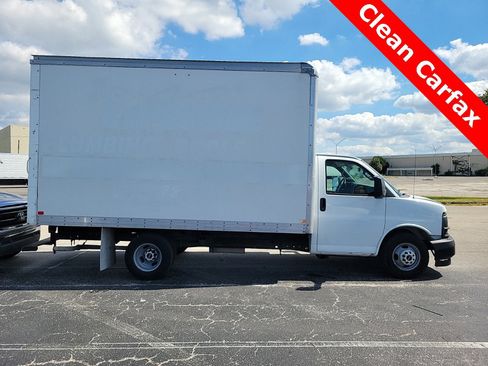 Used 2017 GMC Savana 3500 Work Van image 4
