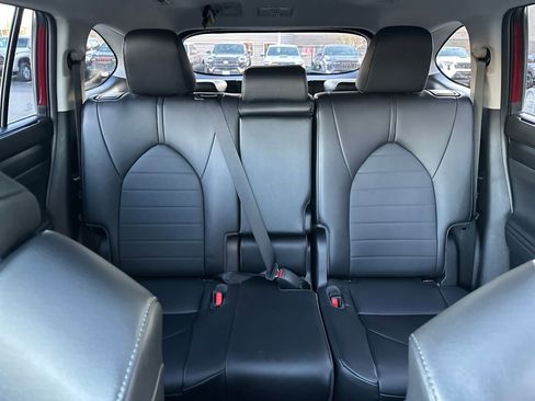Used 2023 Toyota Highlander XLE image 27