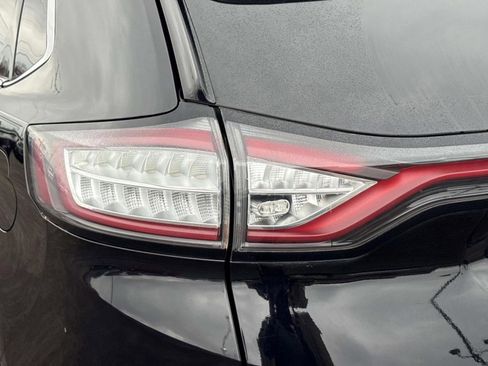 Used 2018 Ford Edge Titanium w/ Equipment Group 301A image 11