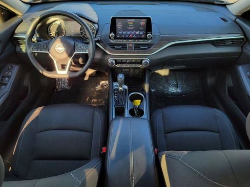 Used 2024 Nissan Altima 2.5 SV image 15