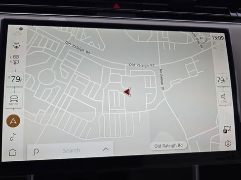 New 2026 Land Rover Range Rover SE image 22