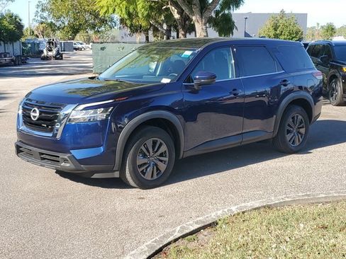 Used 2022 Nissan Pathfinder S image 8