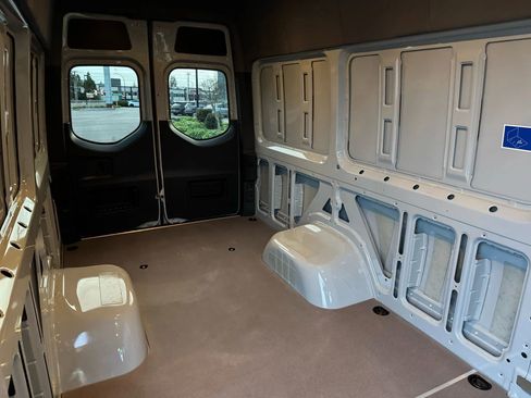 Used 2021 Mercedes-Benz Sprinter 3500 image 27