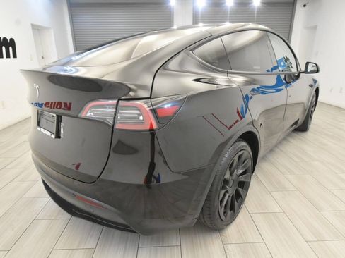 Used 2023 Tesla Model Y Long Range AWD/4WD image 5
