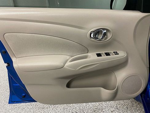 Used 2013 Nissan Versa SV image 11