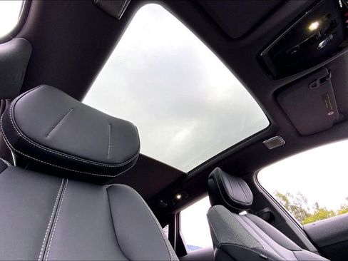 New 2026 Cadillac Optiq Luxury 1 RWD image 31