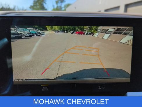Used 2022 Chevrolet Silverado 1500 LT AWD/4WD image 15