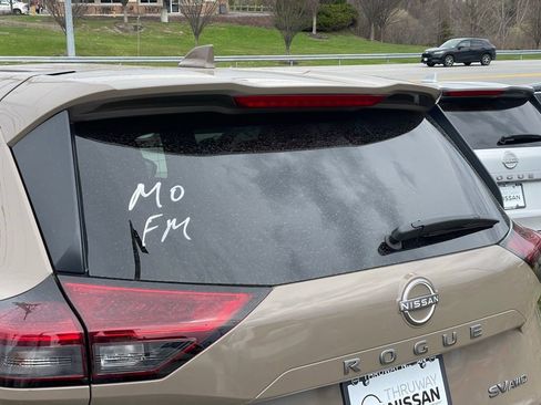 Certified 2024 Nissan Rogue SV image 28