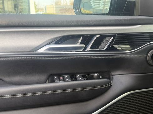 Used 2023 Jeep Wagoneer Series II w/ Convenience Group I image 9