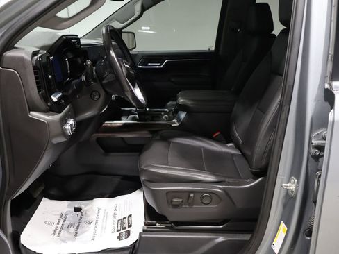 Used 2023 GMC Sierra 1500 SLT w/ SLT Convenience Package image 11