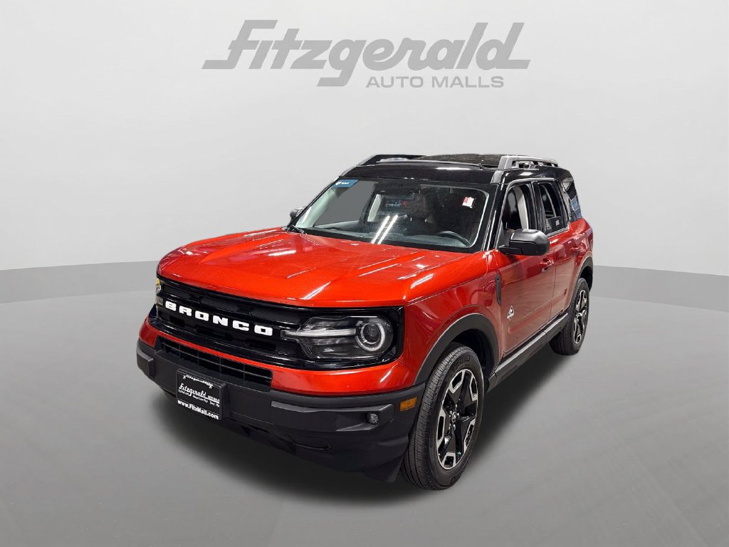 Used 2023 Ford Bronco Sport Outer Banks w/ Tech Package AWD/4WD image 2