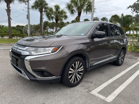 Used 2019 Mitsubishi Outlander LE AWD/4WD image 4