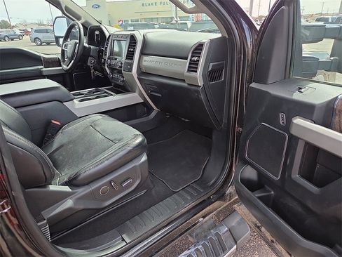 Used 2019 Ford F250 Lariat w/ Lariat Value Package image 15