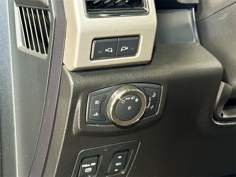 Used 2020 Ford F150 Lariat w/ Equipment Group 502A Luxury image 27