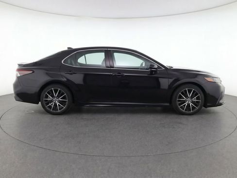 Used 2023 Toyota Camry SE AWD/4WD image 8