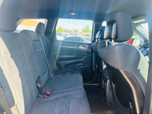 Used 2015 Jeep Grand Cherokee Laredo w/ Quick Order Package 23E image 10