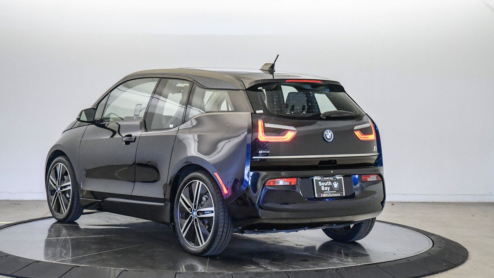 Used 2019 BMW i3 w/ Range Extender RWD image 2