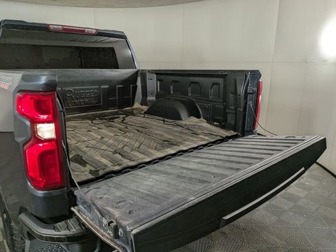 Used 2021 Chevrolet Silverado 1500 LT Trail Boss image 9