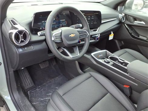 New 2026 Chevrolet Equinox LT w/ Convenience Package II image 5