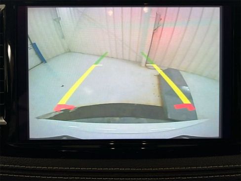 Used 2024 Chrysler Pacifica Limited image 16