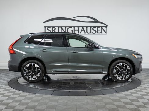 New 2026 Volvo XC60 B5 Plus w/ Climate Package image 4