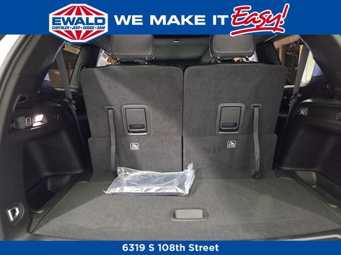 New 2025 Jeep Grand Cherokee L Limited w/ Black Appearance Package image 22