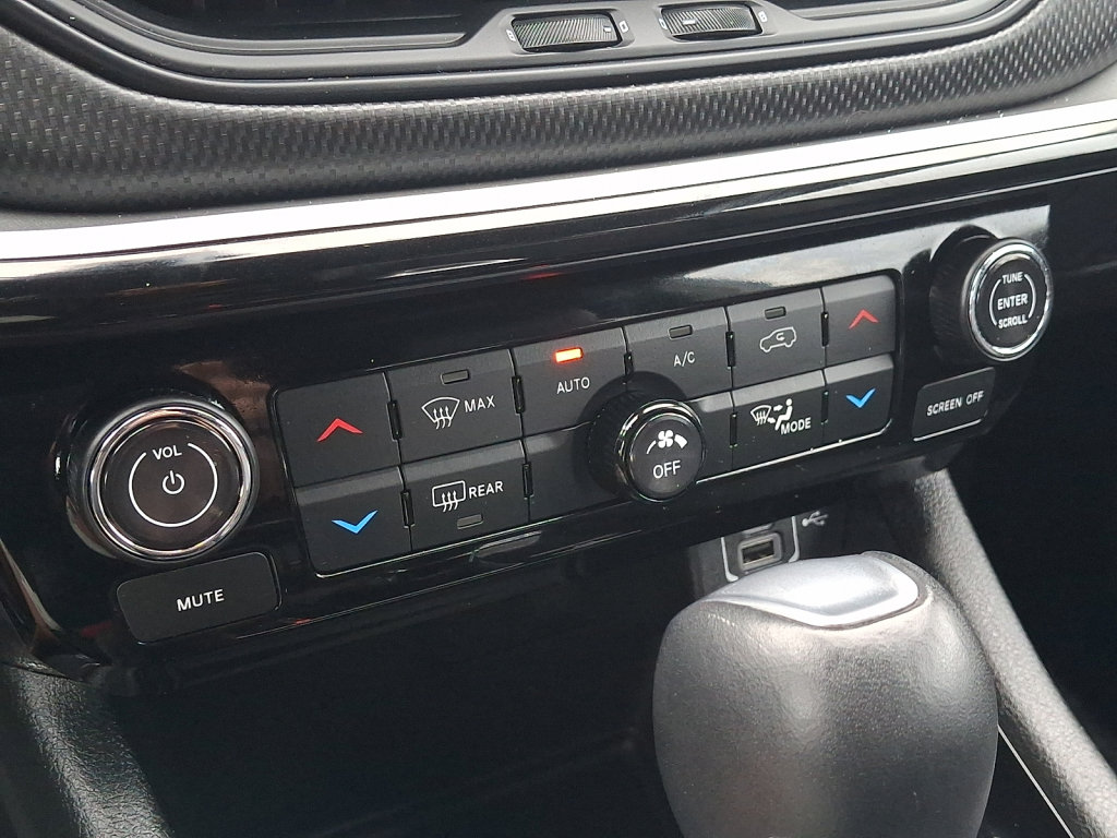 Used 2025 Jeep Compass Trailhawk AWD/4WD image 29