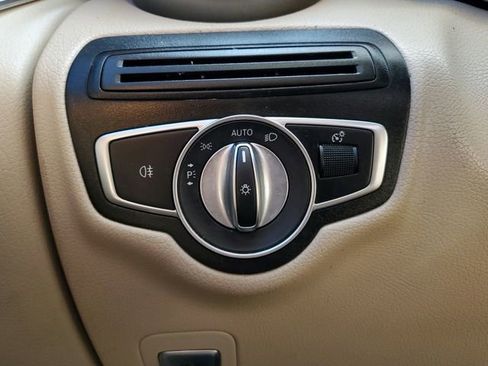 Used 2019 Mercedes-Benz GLC 300 image 29