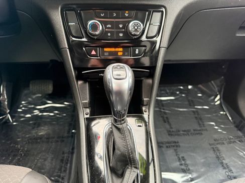 Used 2022 Buick Encore Preferred w/ Safety Package image 25