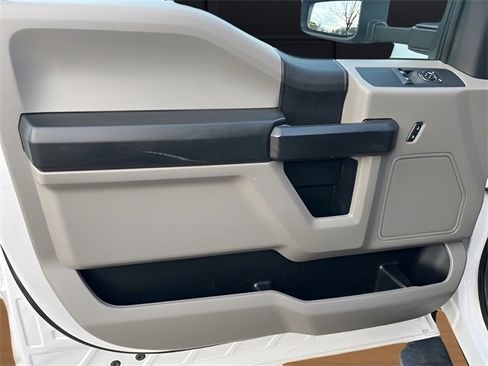 Used 2019 Ford F550 4x4 Regular Cab Super Duty image 16