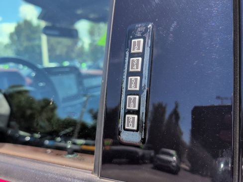 Used 2022 Ford F150 Lariat w/ Equipment Group 502A High image 8