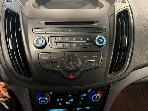 Used 2017 Ford Escape SE AWD/4WD image 19