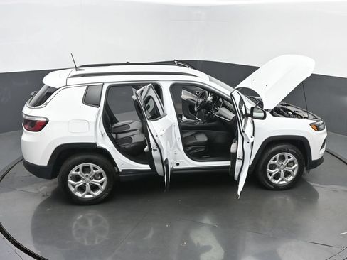 Used 2024 Jeep Compass Latitude AWD/4WD image 67
