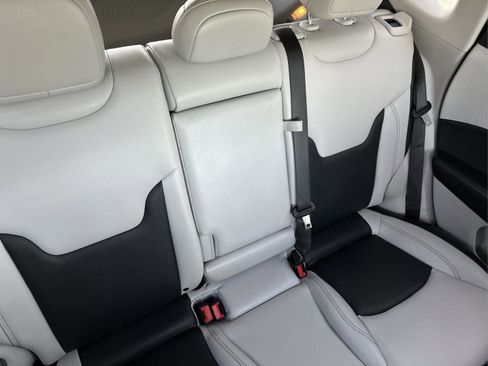 Used 2020 Jeep Compass Limited w/ Safety & Security Group image 17