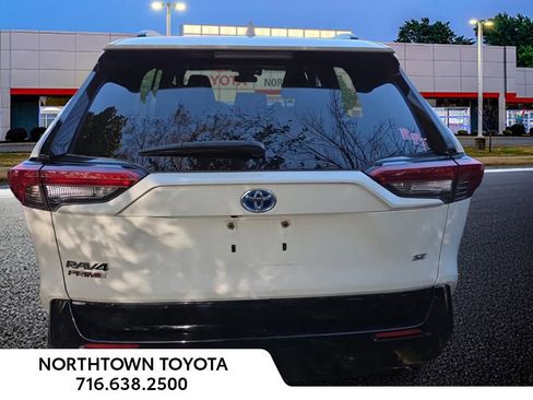Used 2022 Toyota RAV4 SE image 7
