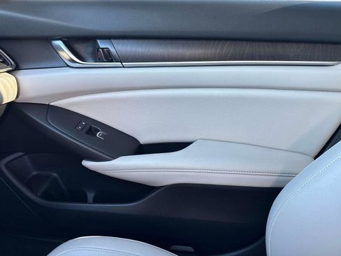 Used 2022 Honda Accord Touring image 23