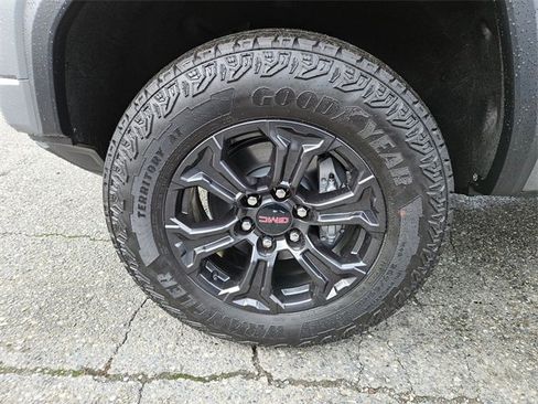 New 2025 GMC Canyon Elevation w/ Convenience Package image 8