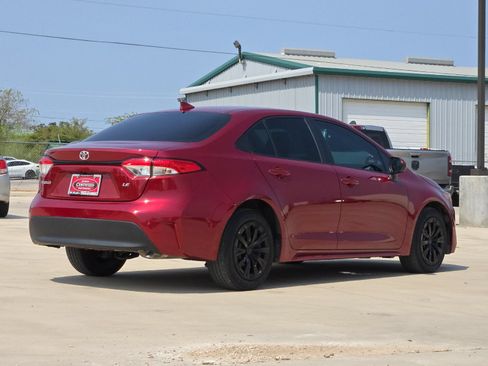 Certified 2024 Toyota Corolla LE FWD image 5